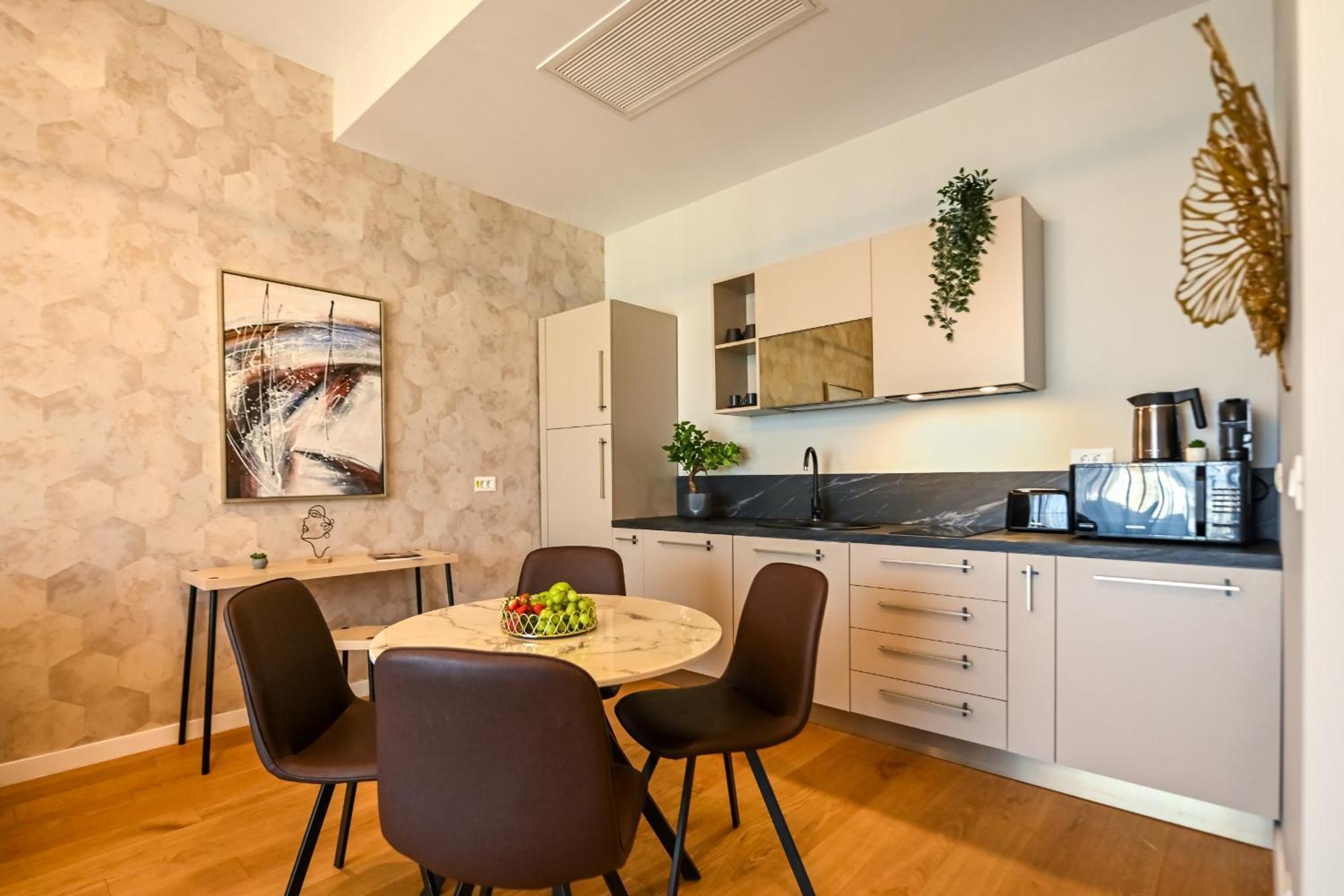 One Verdi Park Exclusive Apartments - Panoramic View & Private Parking Bukareszt Zewnętrze zdjęcie