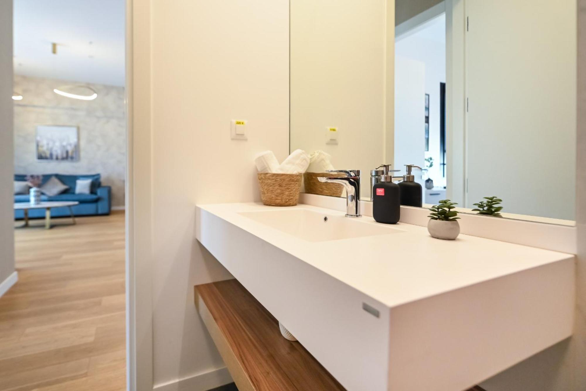 One Verdi Park Exclusive Apartments - Panoramic View & Private Parking Bukareszt Pokój zdjęcie