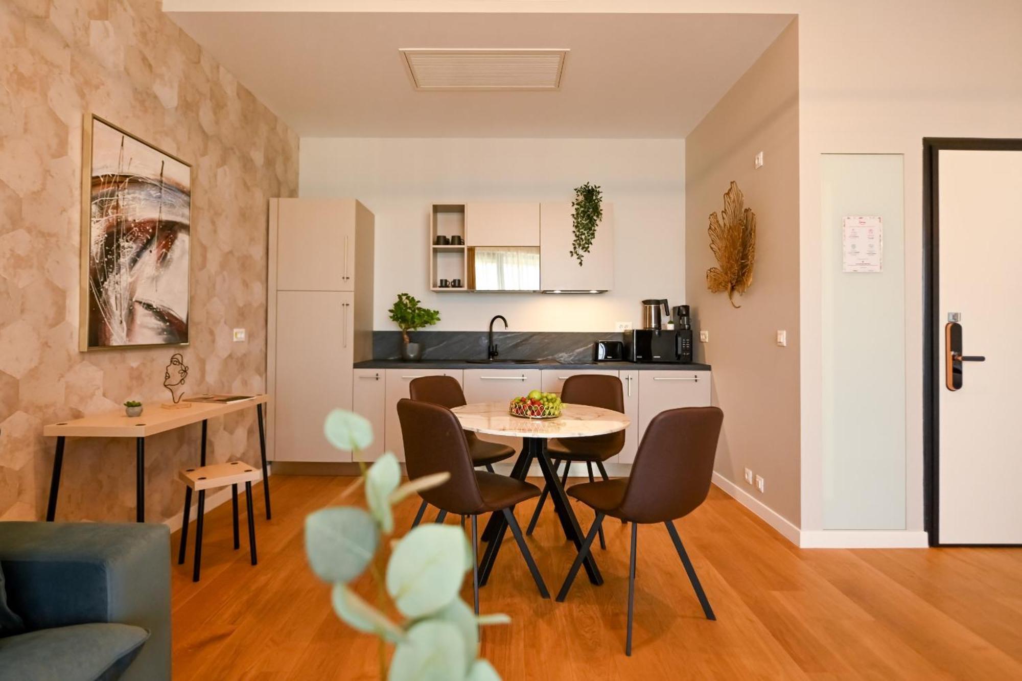 One Verdi Park Exclusive Apartments - Panoramic View & Private Parking Bukareszt Pokój zdjęcie