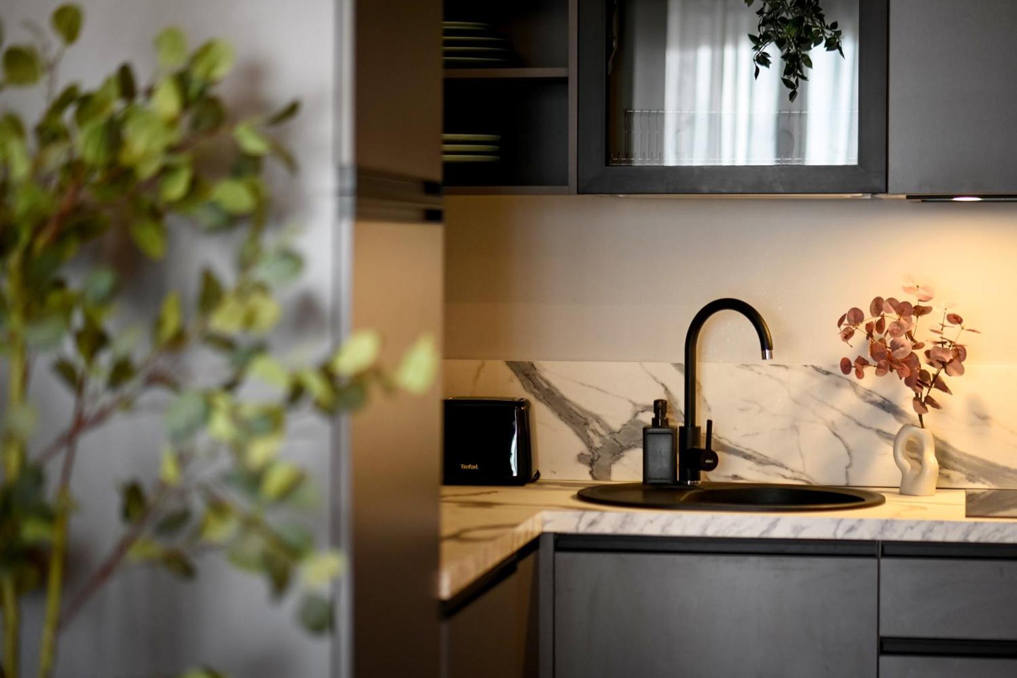 One Verdi Park Exclusive Apartments - Panoramic View & Private Parking Bukareszt Pokój zdjęcie